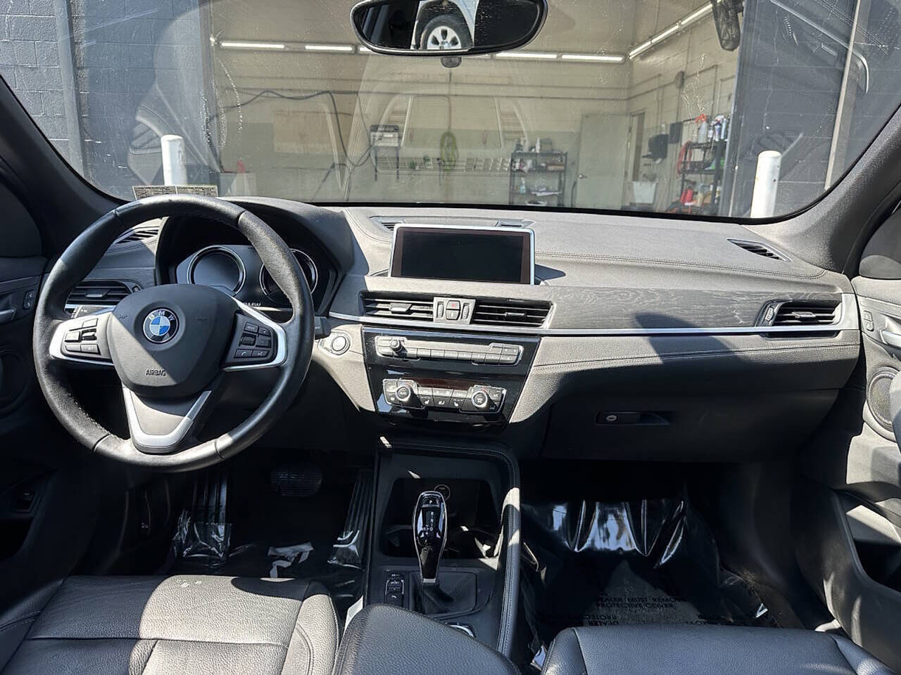 Vehicle image 17 of 36