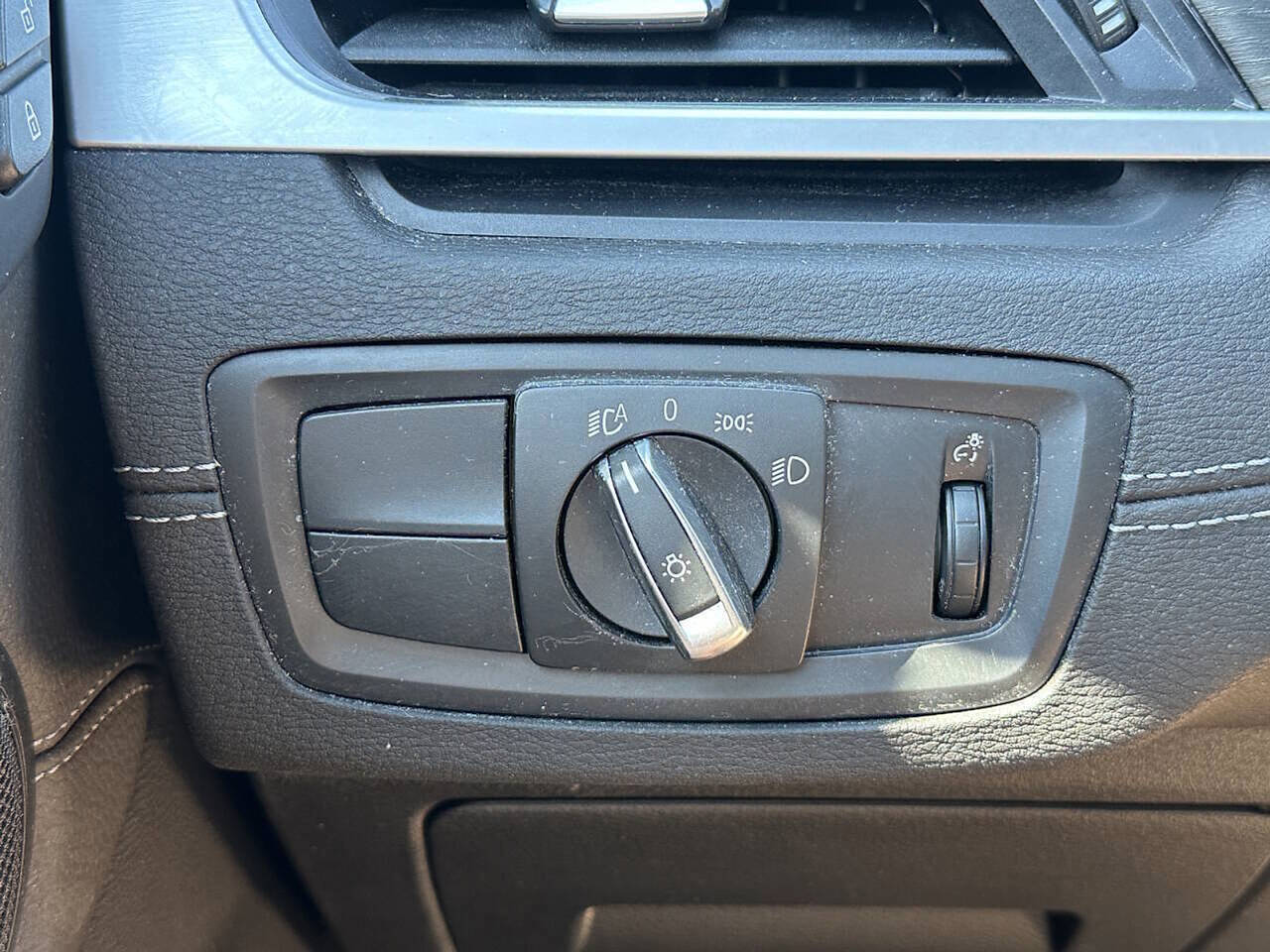 Vehicle image 26 of 36