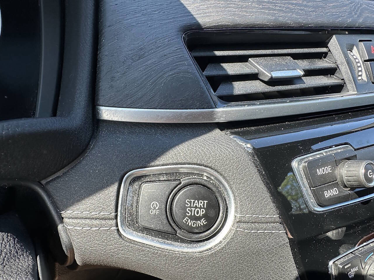 Vehicle image 18 of 36