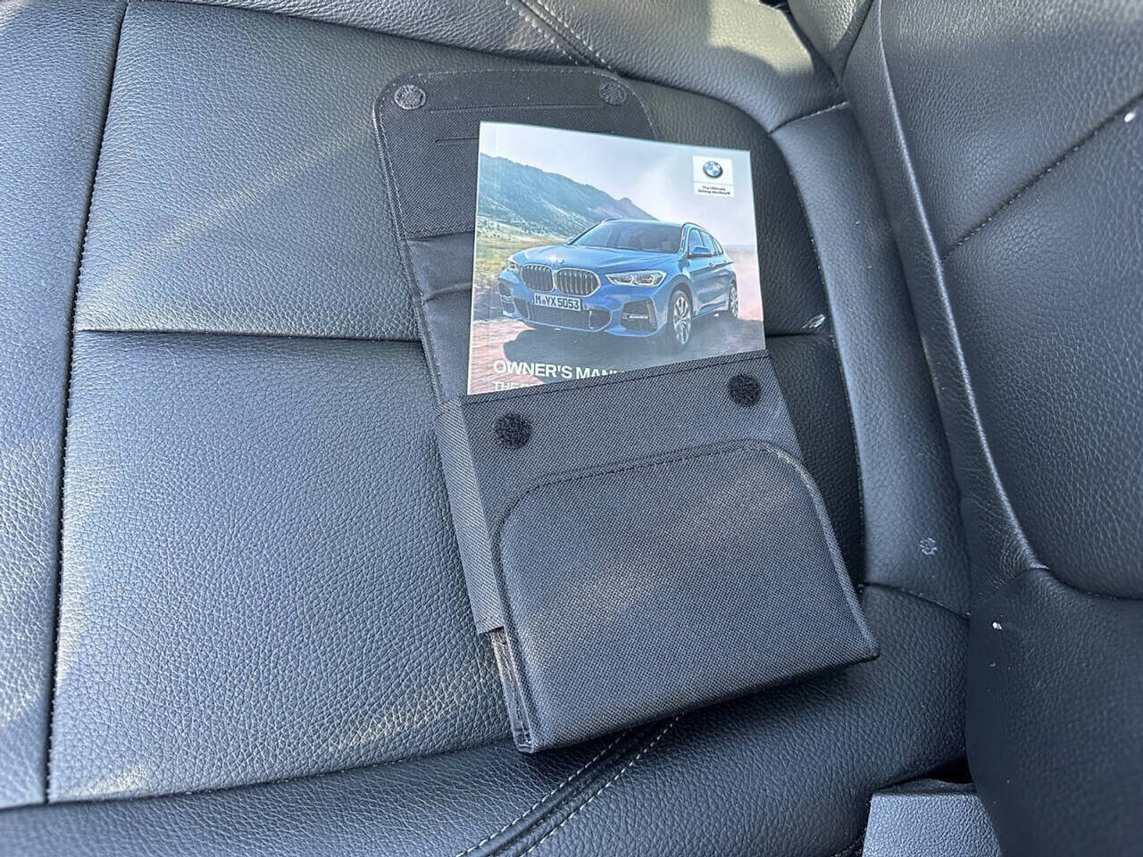 Vehicle image 27 of 36