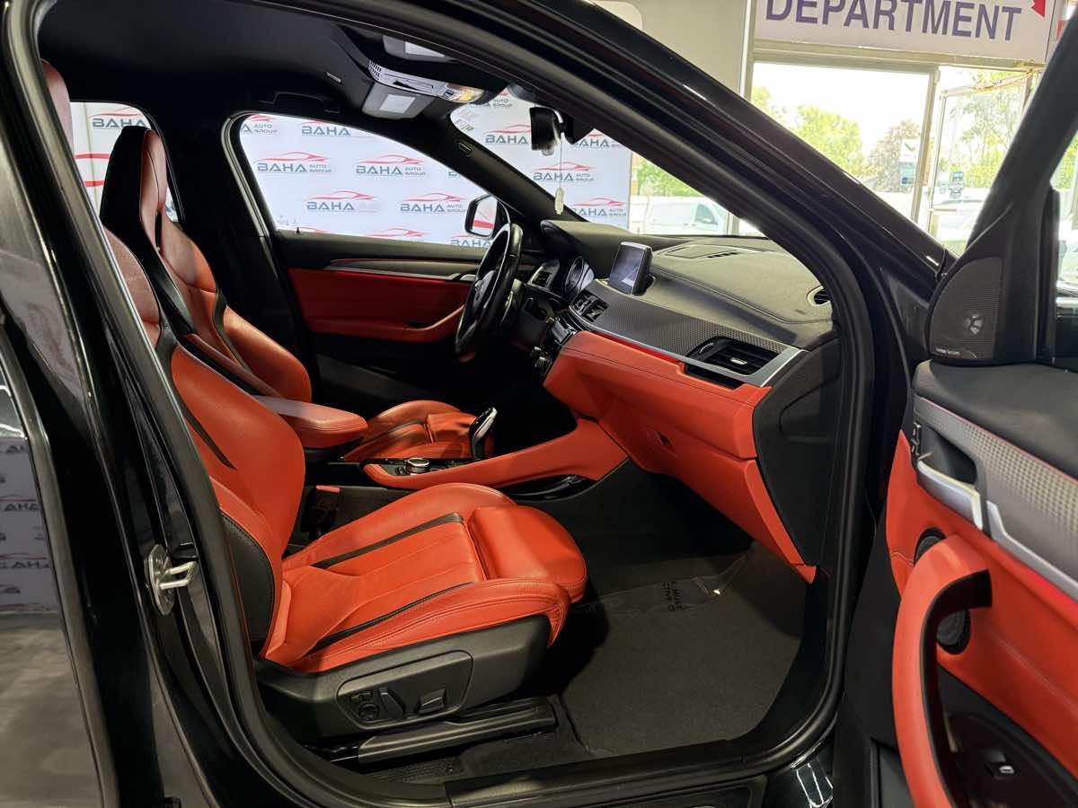 Vehicle image 65 of 69