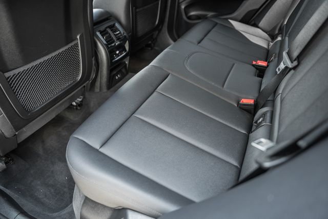 Vehicle image 39 of 48