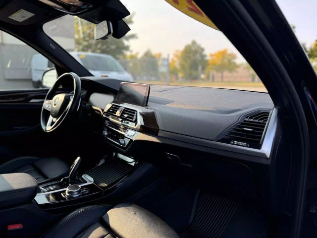 Vehicle image 23 of 24