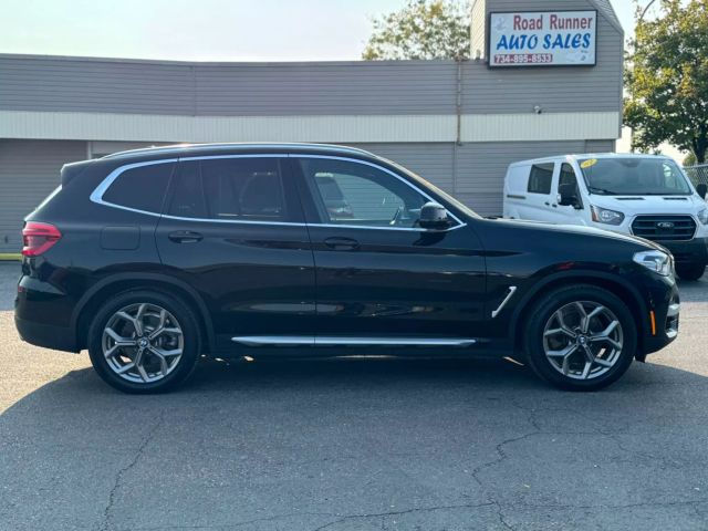 Vehicle image 4 of 24