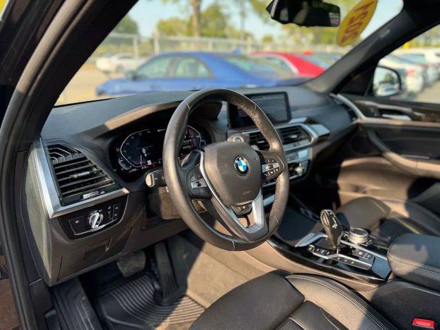 Vehicle image 11 of 24