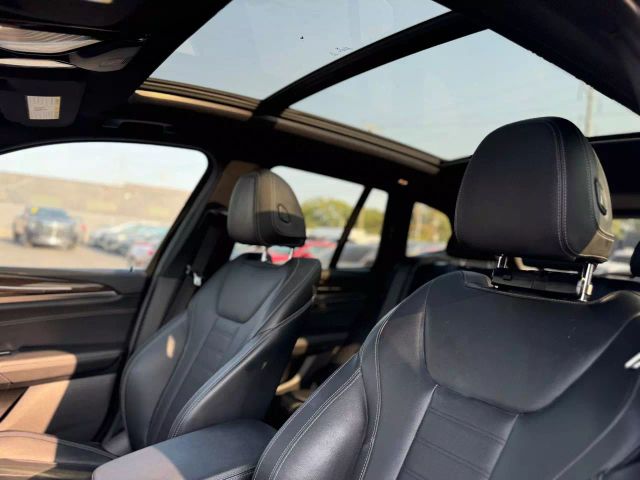Vehicle image 10 of 24