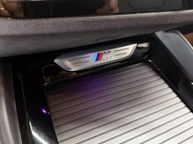 Vehicle image 25 of 36