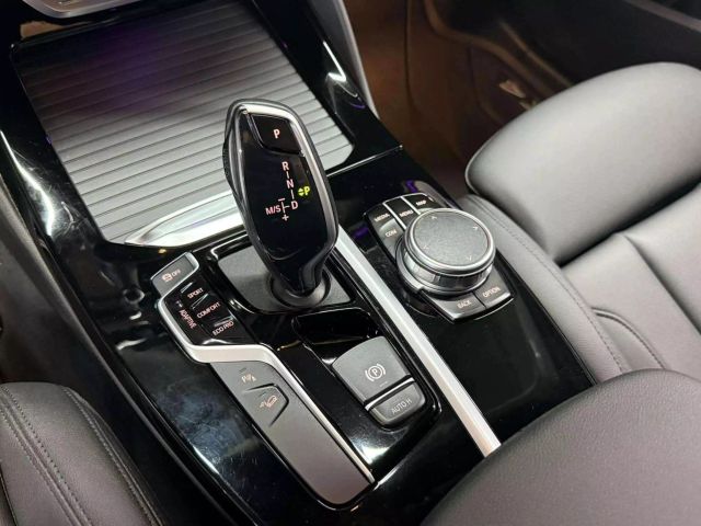 Vehicle image 24 of 36