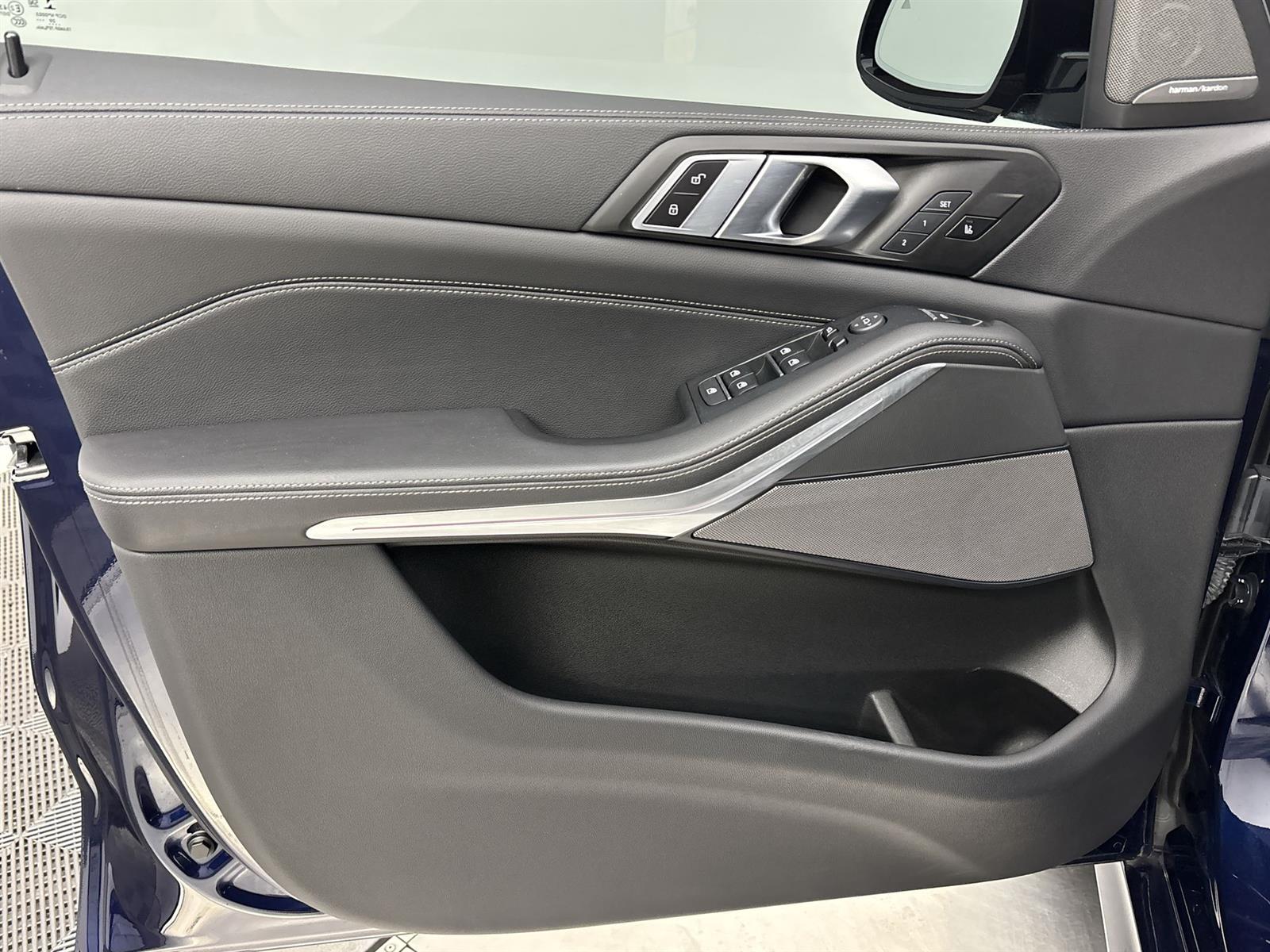 Vehicle image 27 of 31