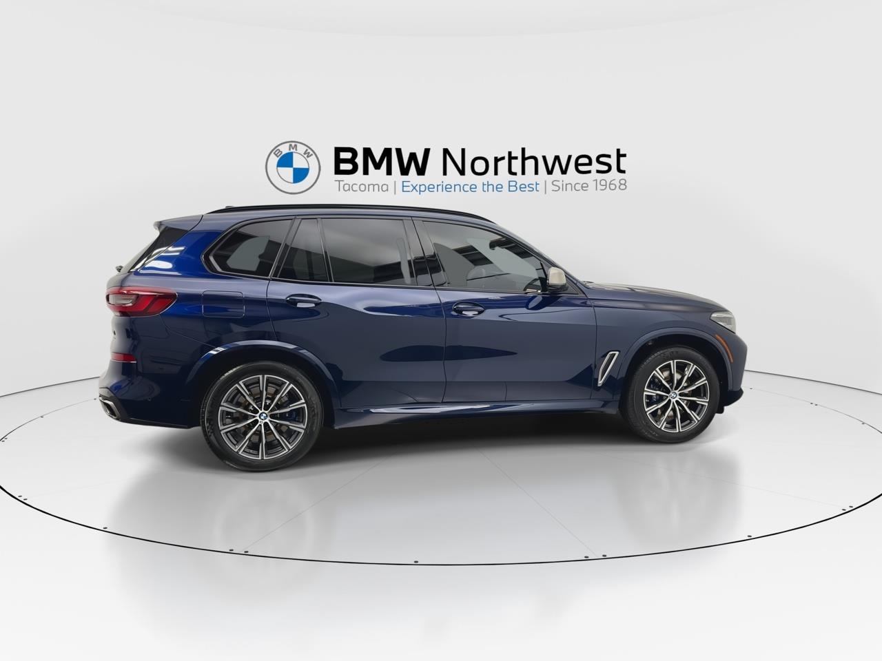 Vehicle image 10 of 31