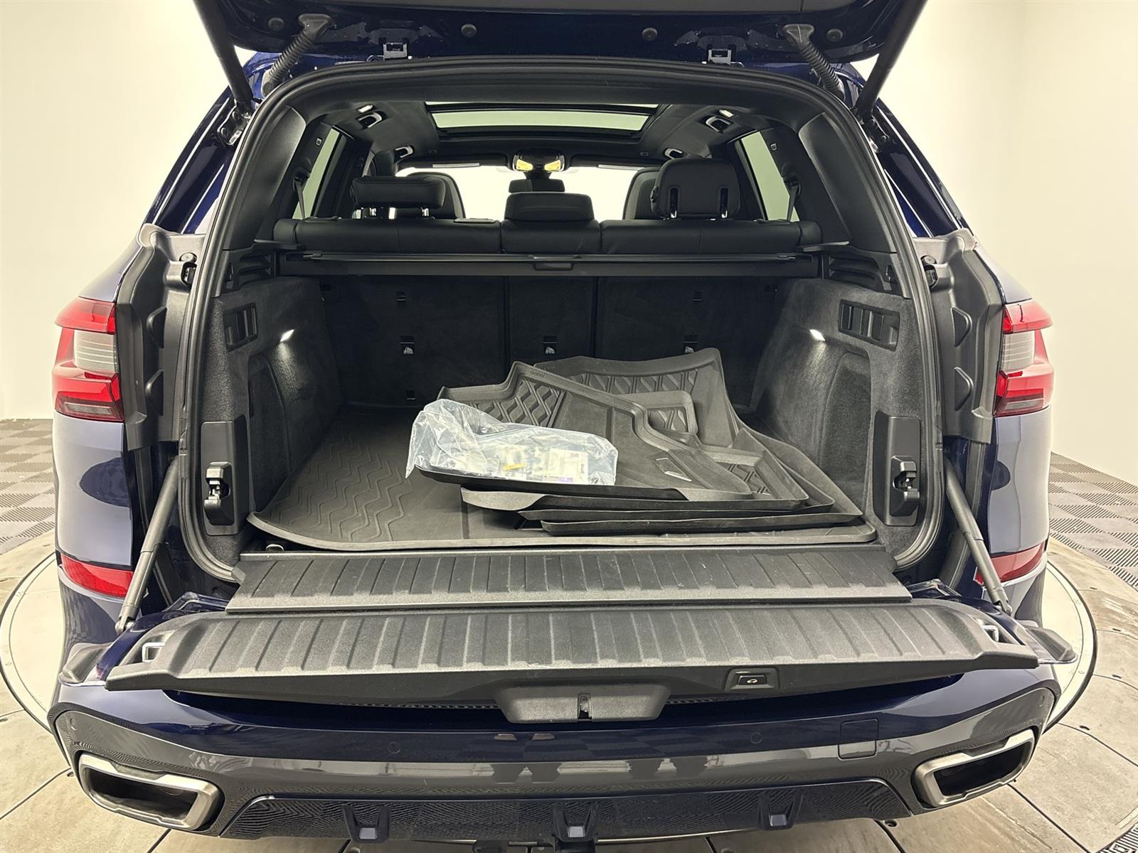 Vehicle image 19 of 31