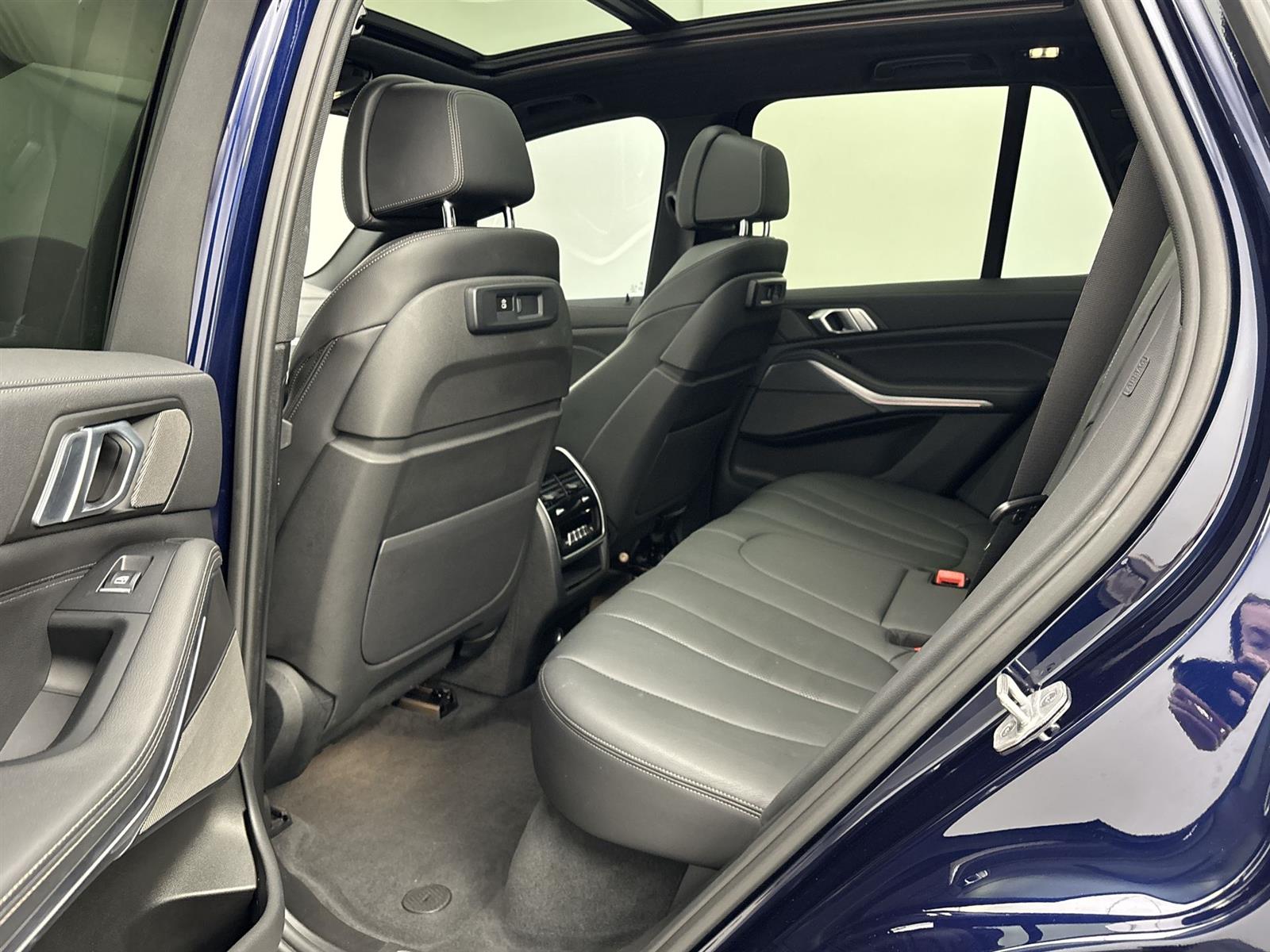 Vehicle image 22 of 31