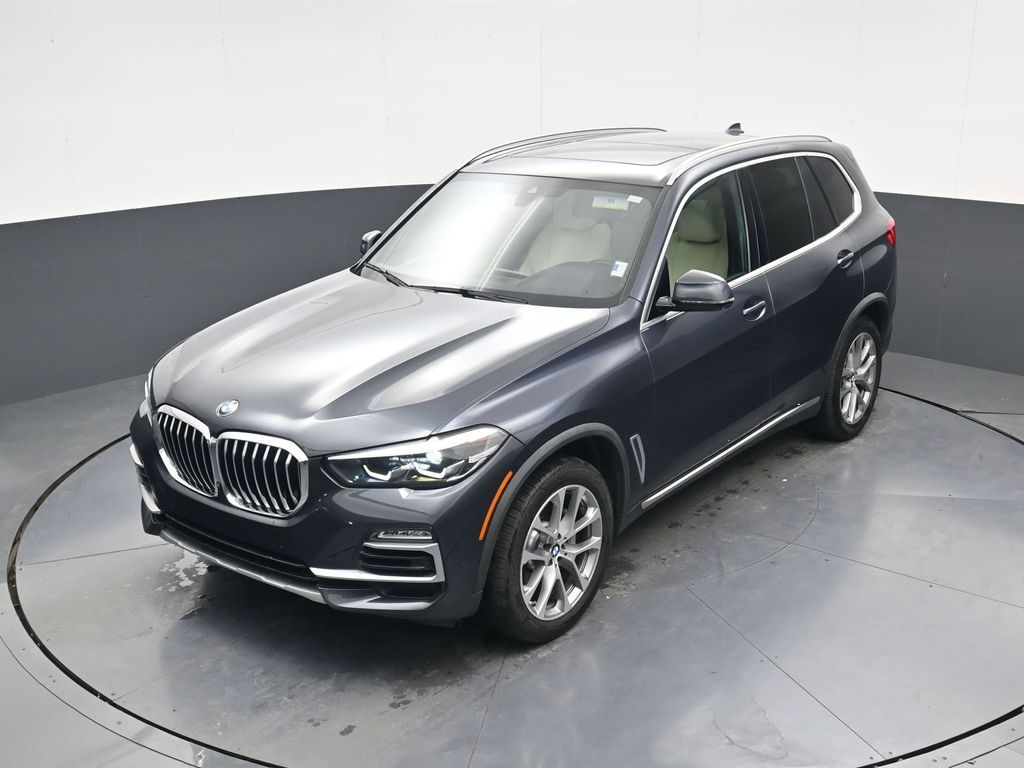 2021 BMW X5 sDrive40i Image 2 of 32