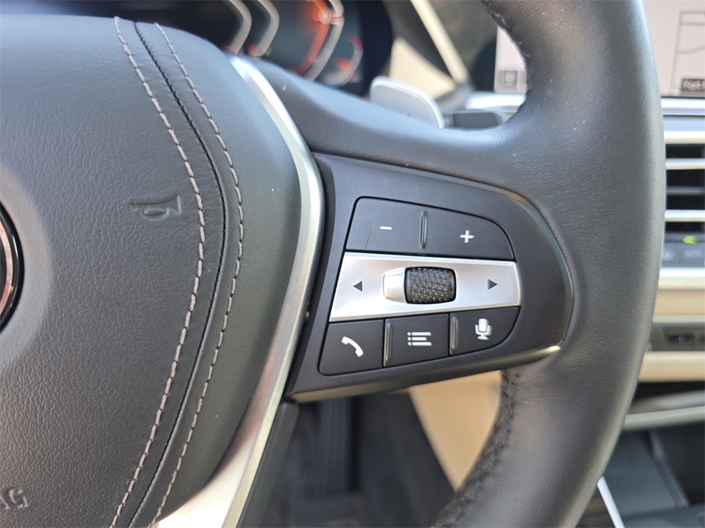 Vehicle image 23 of 31