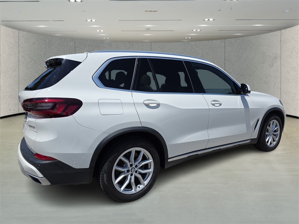Vehicle image 5 of 31