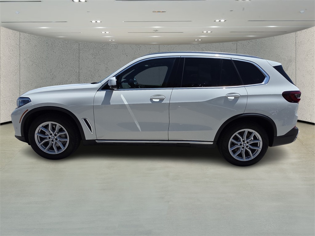Vehicle image 8 of 31