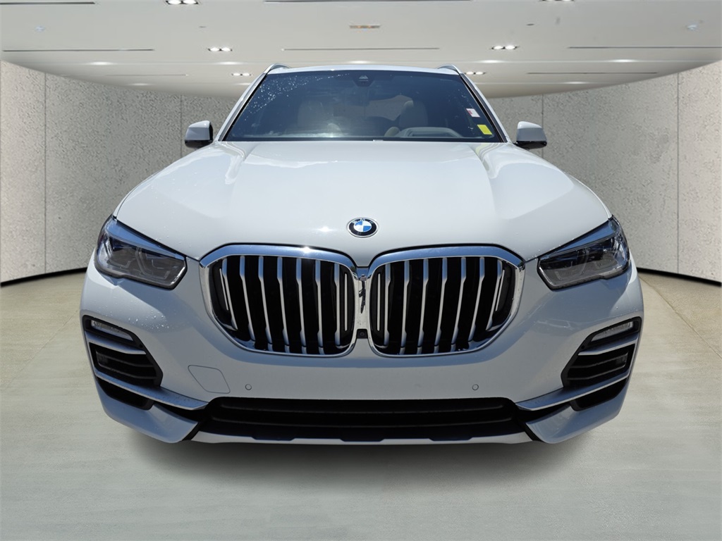 Vehicle image 2 of 31