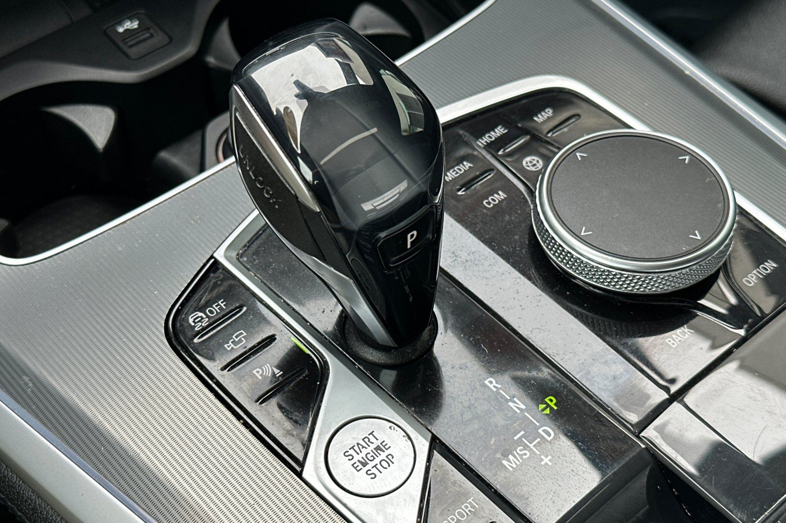 Vehicle image 22 of 30