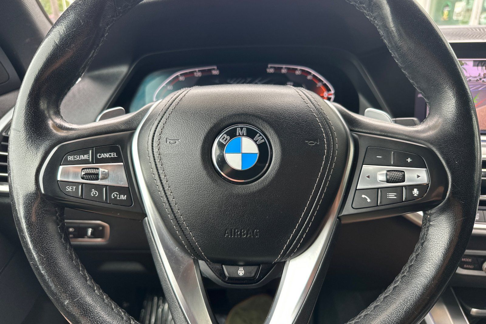 Vehicle image 24 of 30