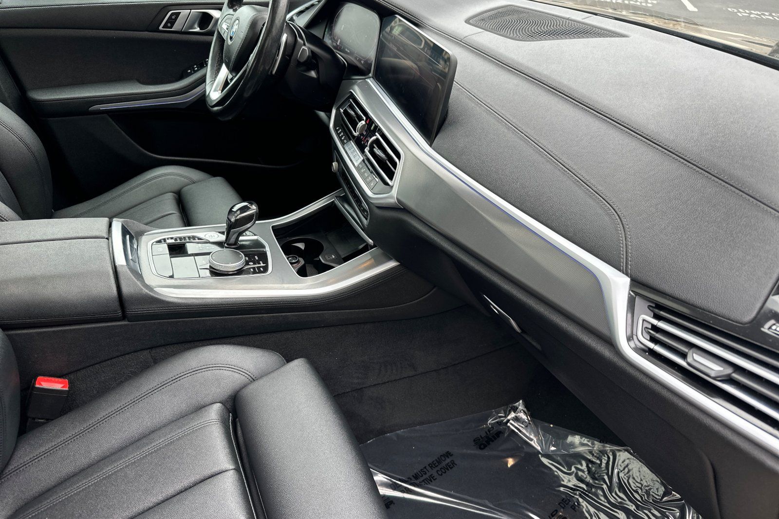 Vehicle image 16 of 30
