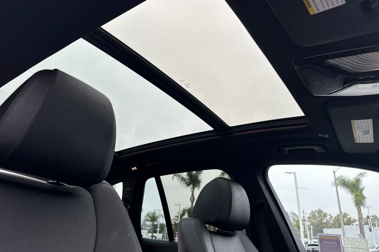 Vehicle image 17 of 30