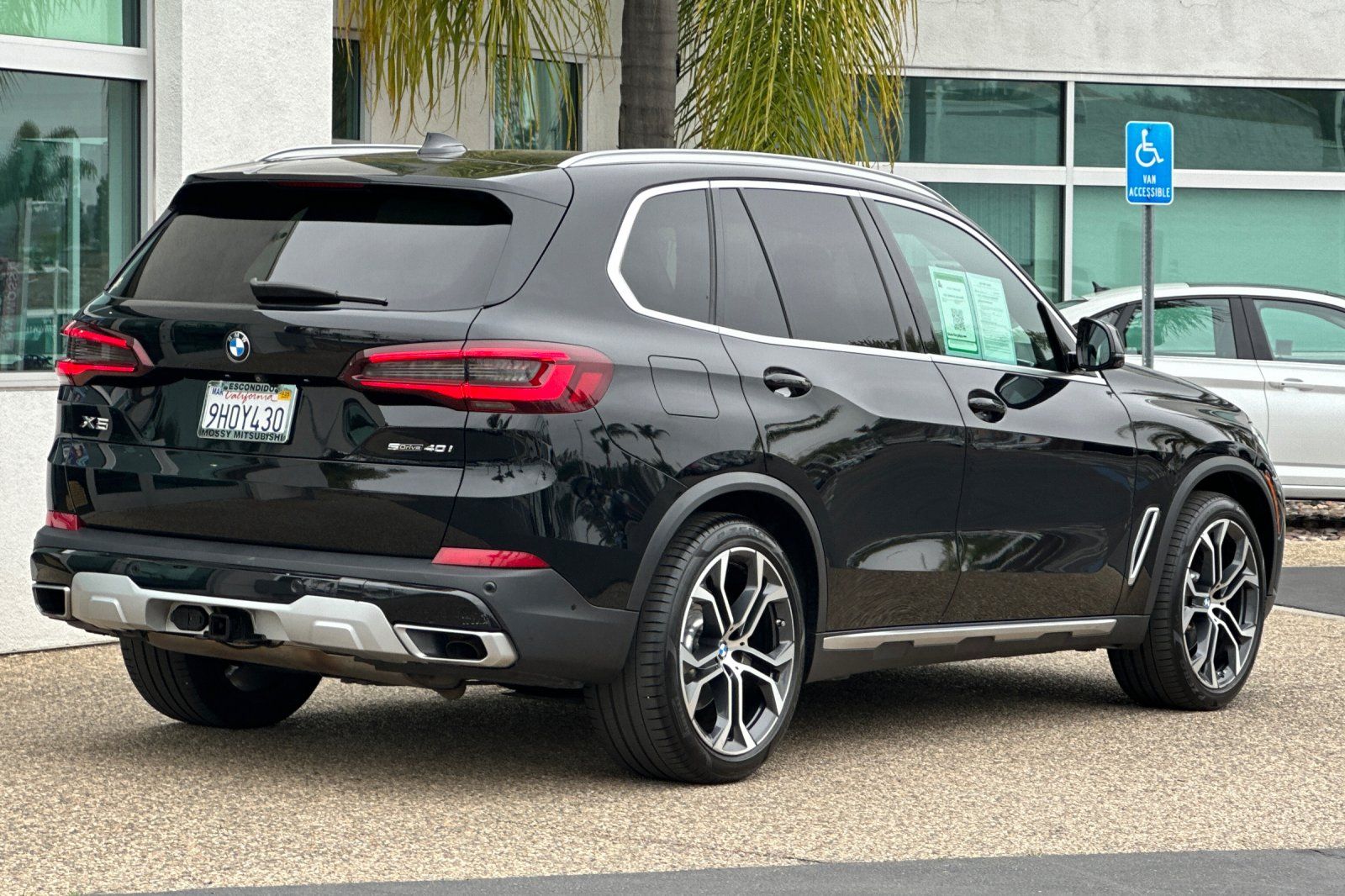 Vehicle image 5 of 30