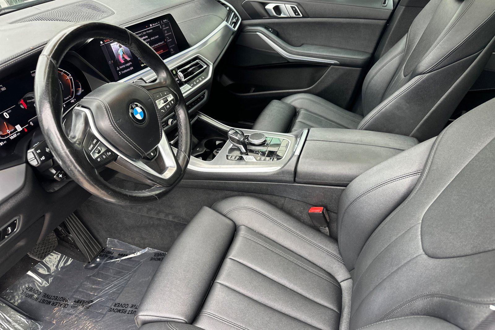 Vehicle image 10 of 30