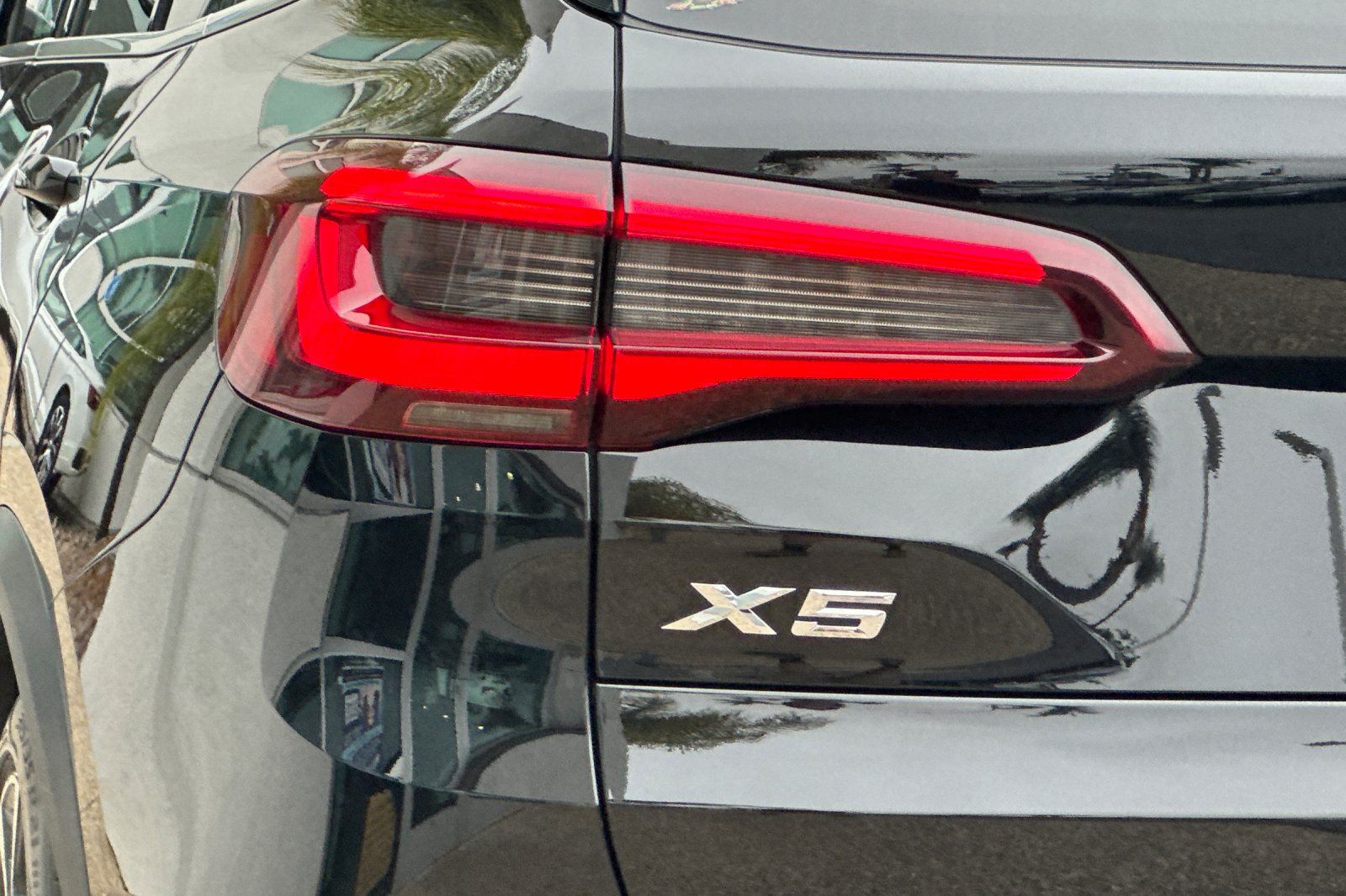 Vehicle image 28 of 30