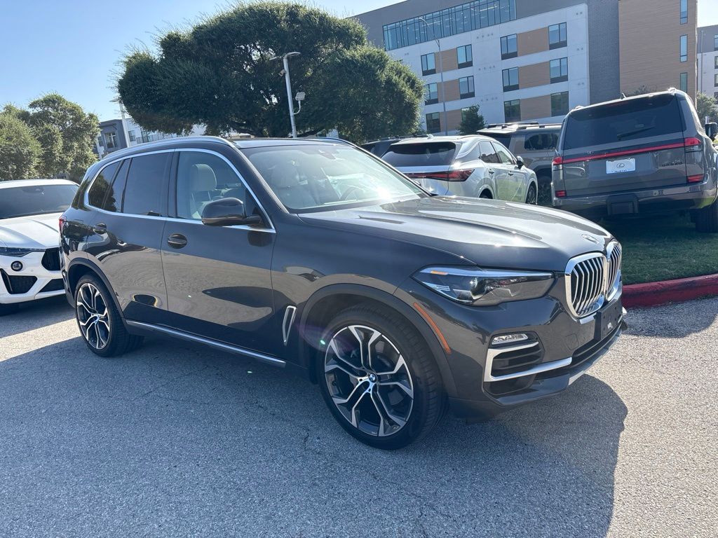 2021 BMW X5 sDrive40i Image 2 of 21