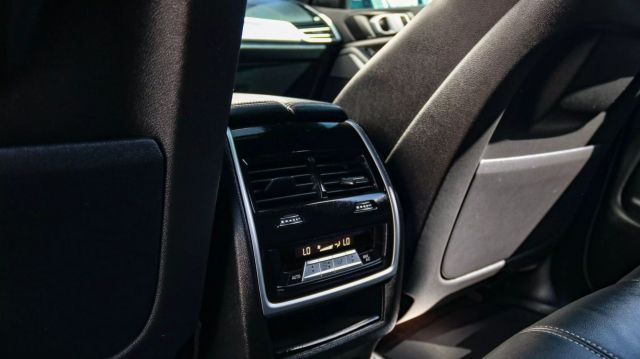 Vehicle image 27 of 39