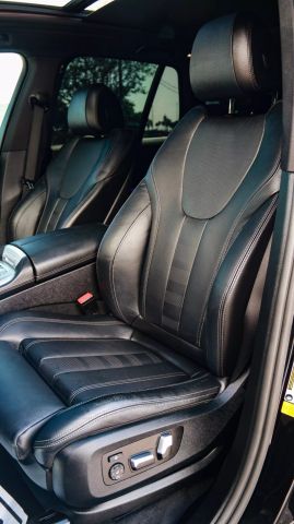 Vehicle image 23 of 39