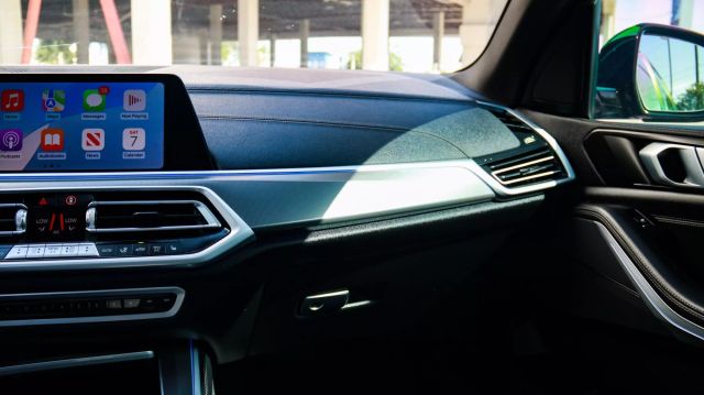 Vehicle image 21 of 39