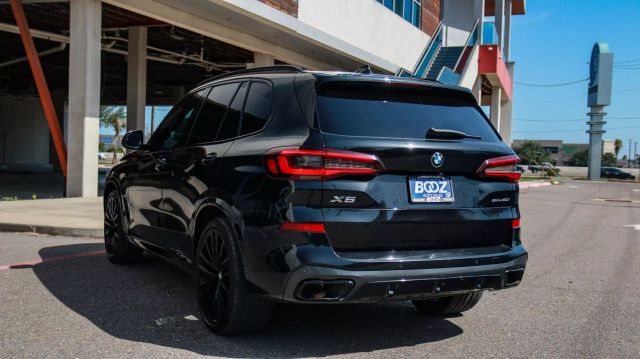 Vehicle image 8 of 39