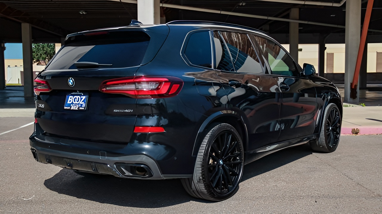 Vehicle image 36 of 39