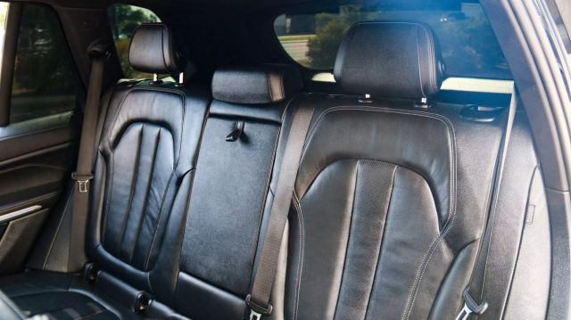 Vehicle image 26 of 39