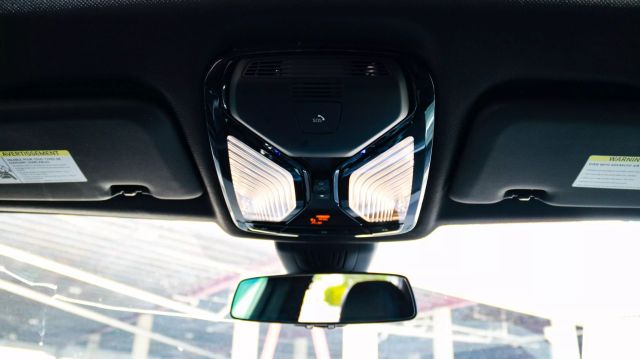 Vehicle image 20 of 39