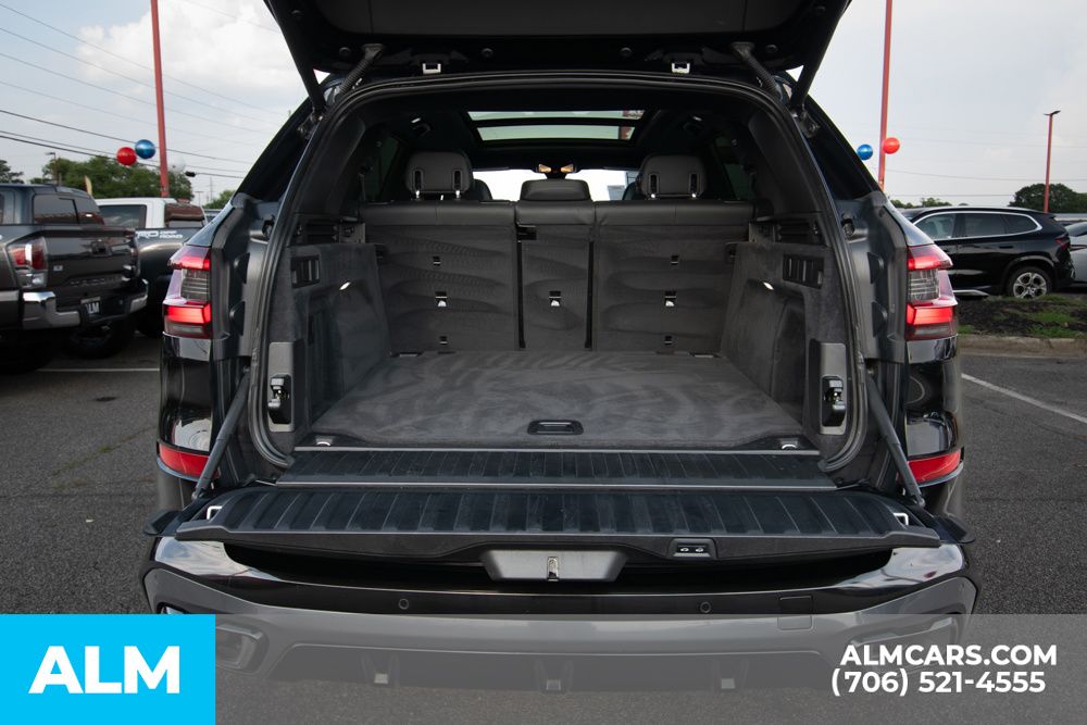 Vehicle image 11 of 49