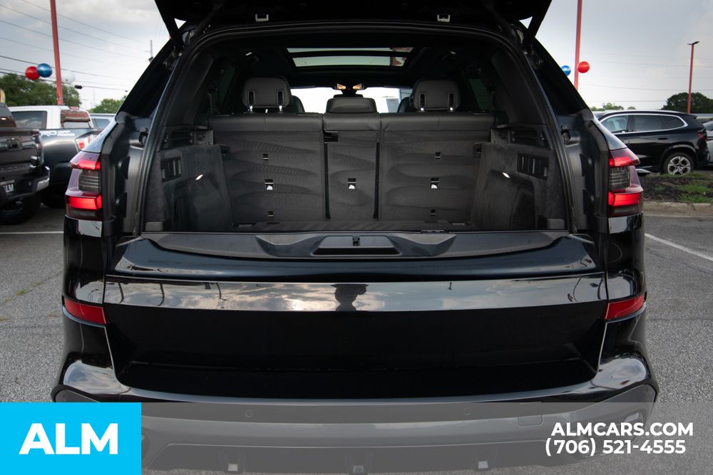 Vehicle image 13 of 49