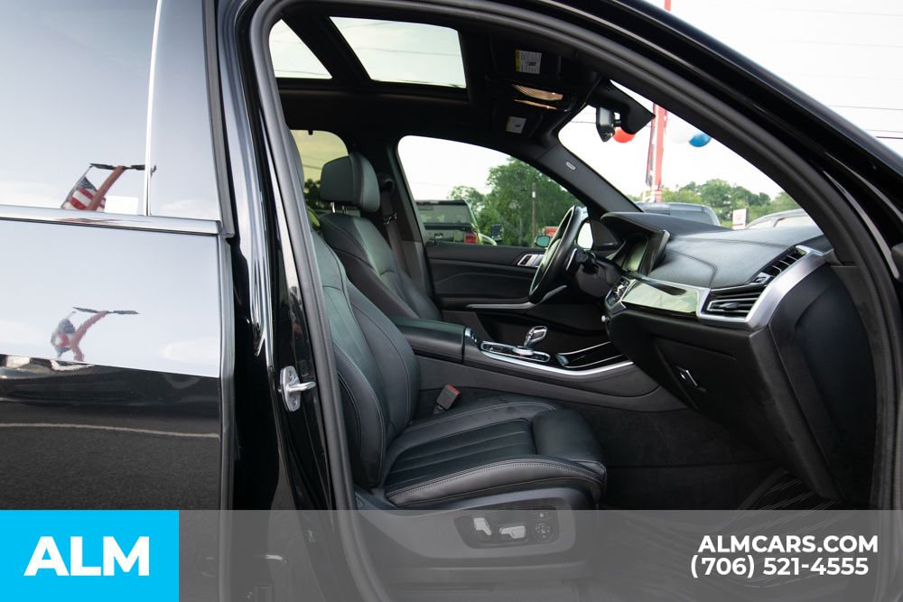 Vehicle image 14 of 49