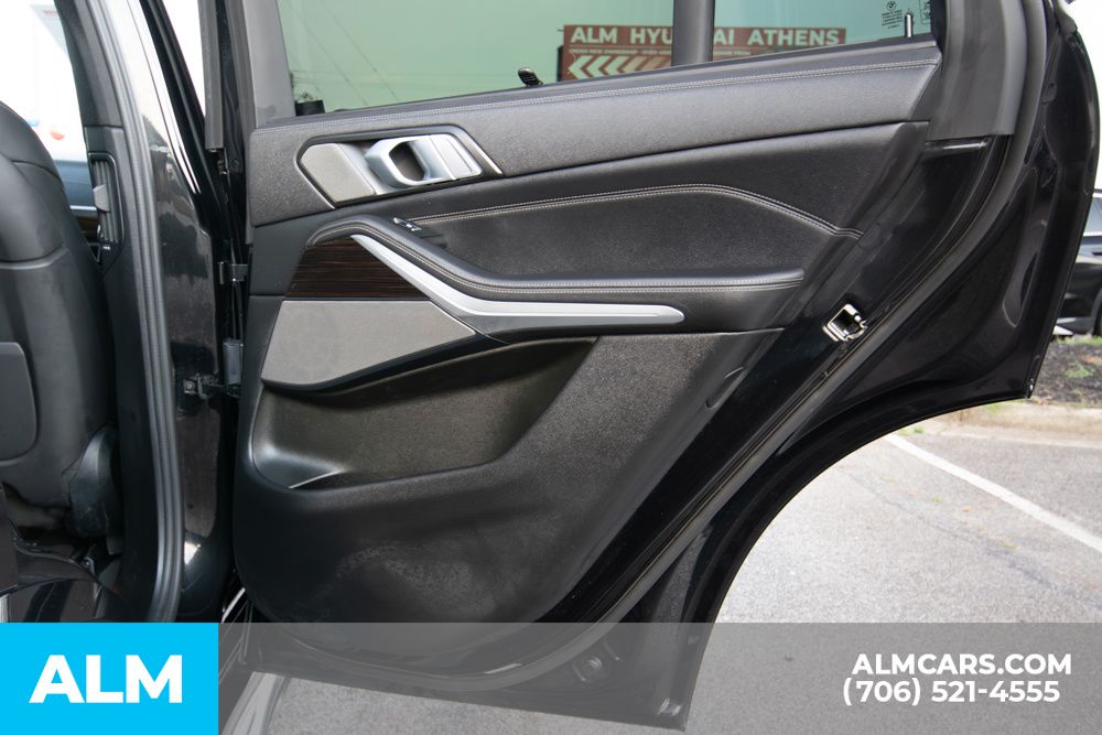 Vehicle image 45 of 49