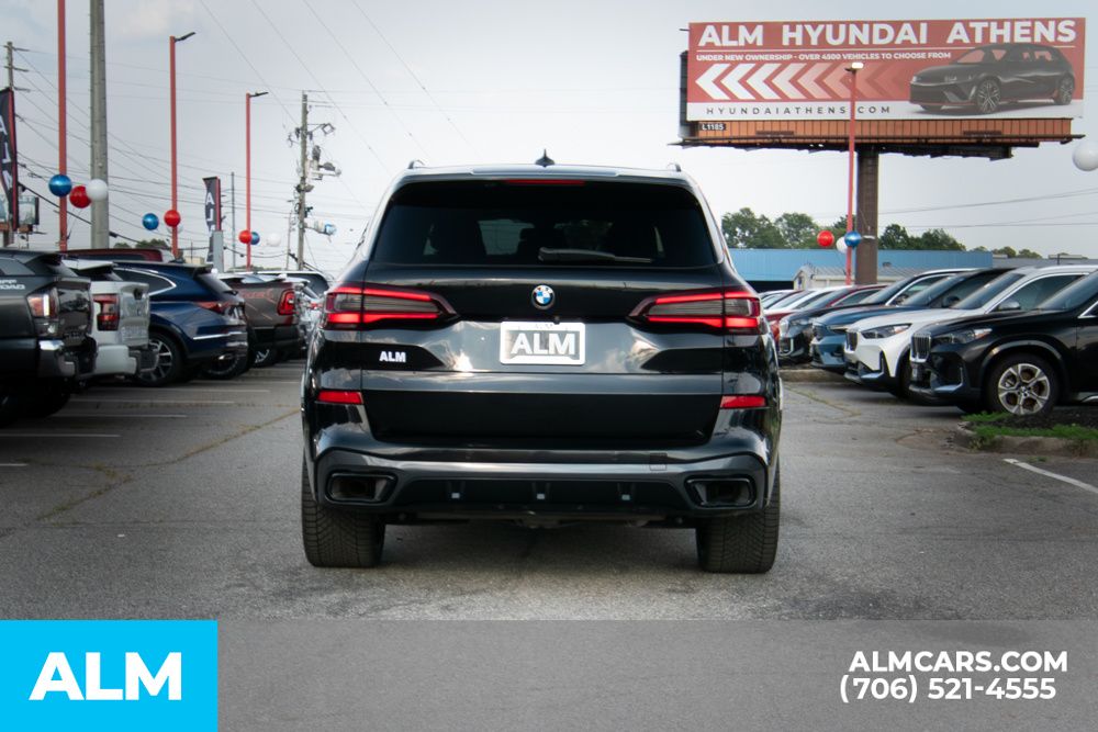 Vehicle image 7 of 49