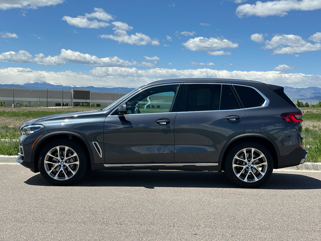 Vehicle image 8 of 32