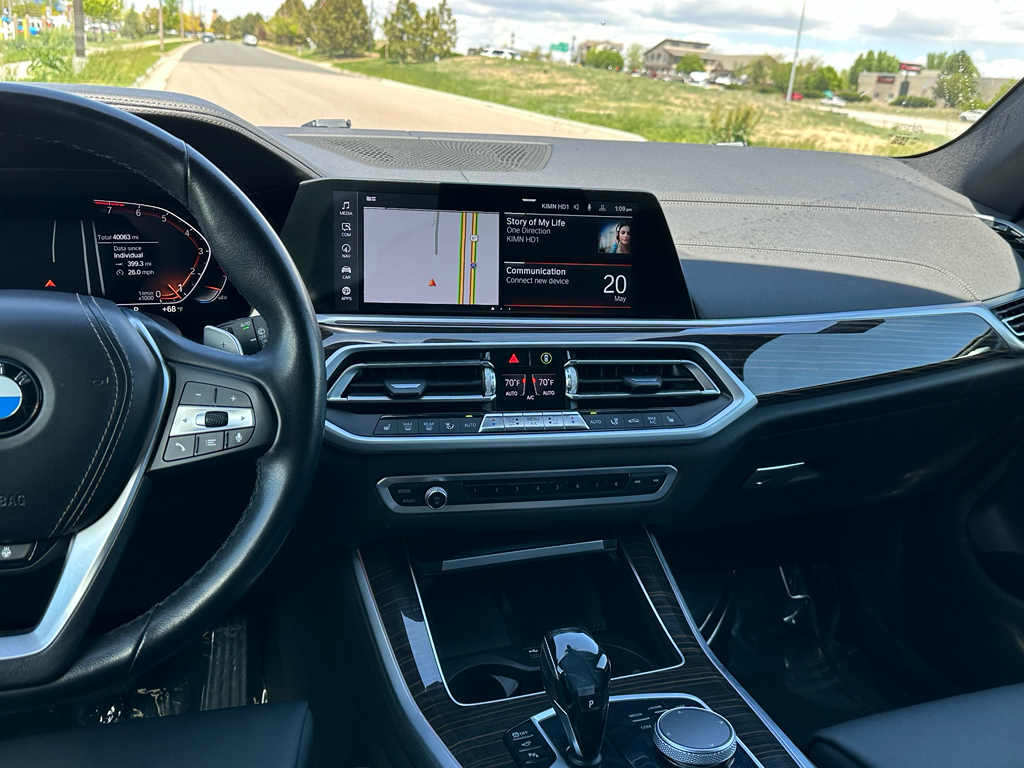 Vehicle image 23 of 32