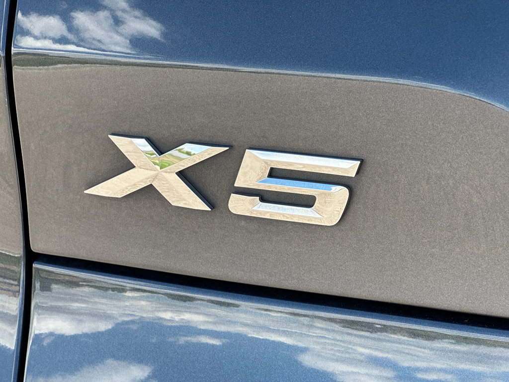 Vehicle image 9 of 32