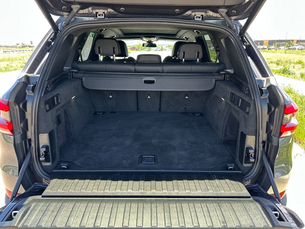 Vehicle image 11 of 32