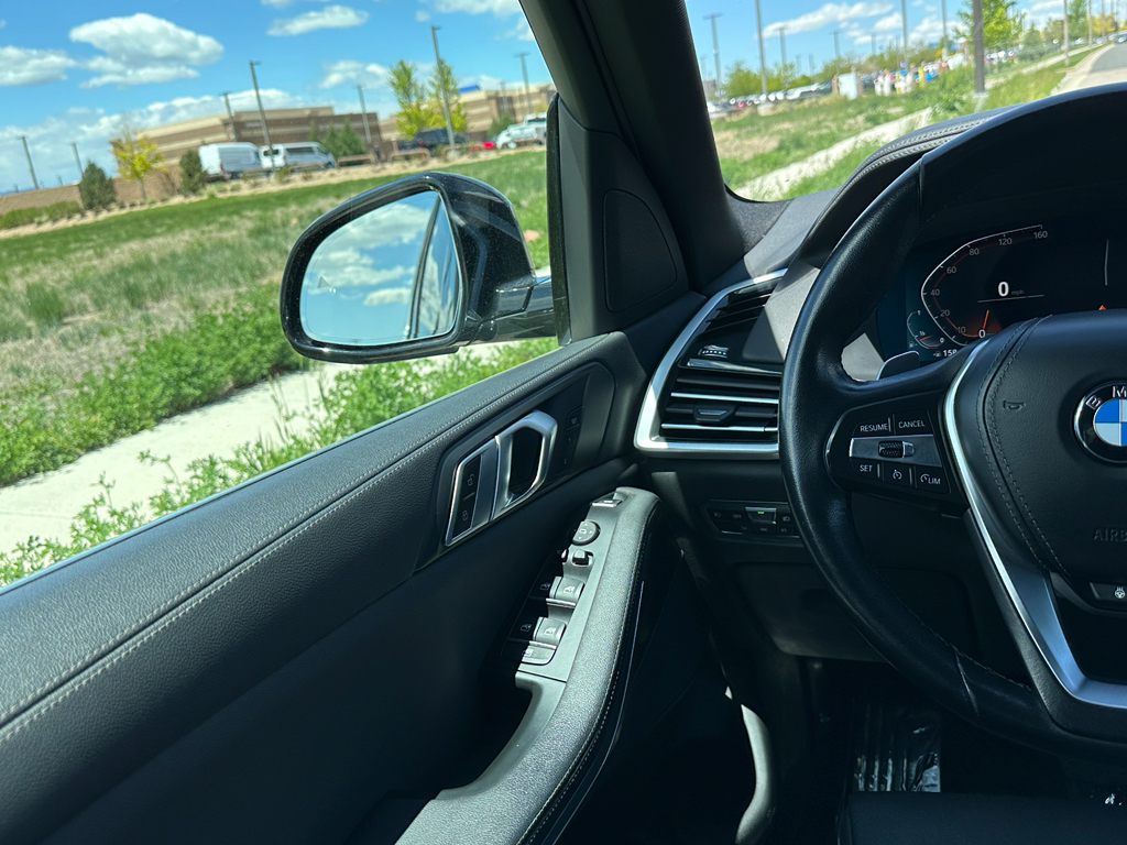 Vehicle image 22 of 32