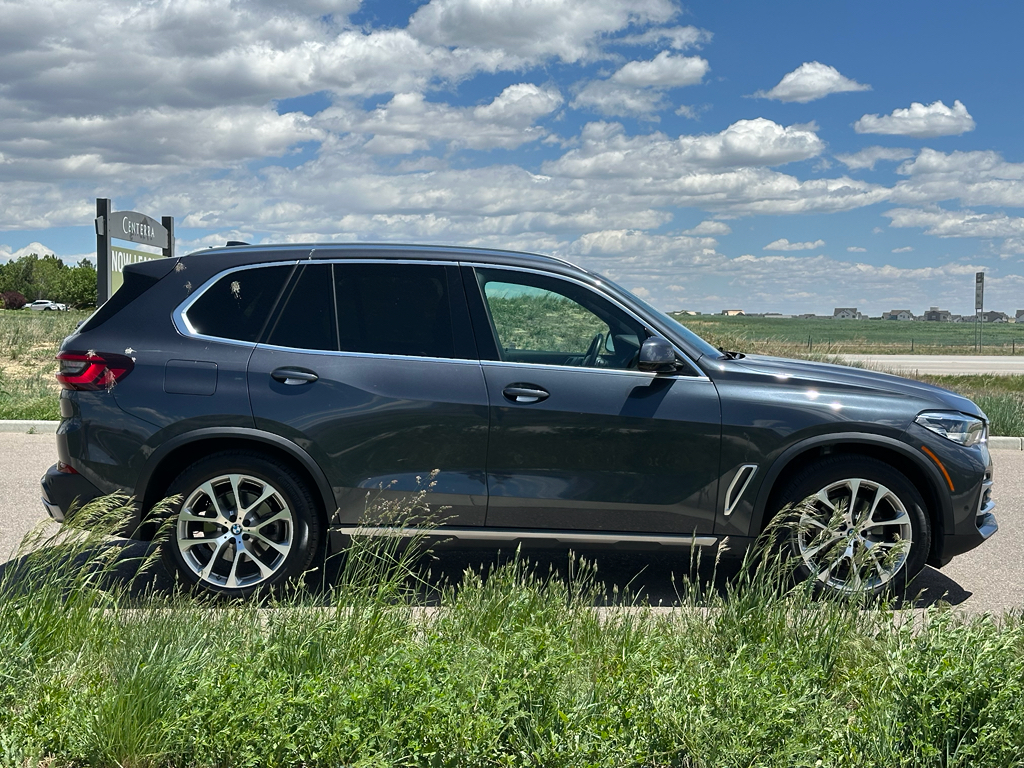 Vehicle image 4 of 32
