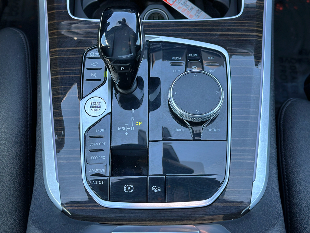 Vehicle image 18 of 32