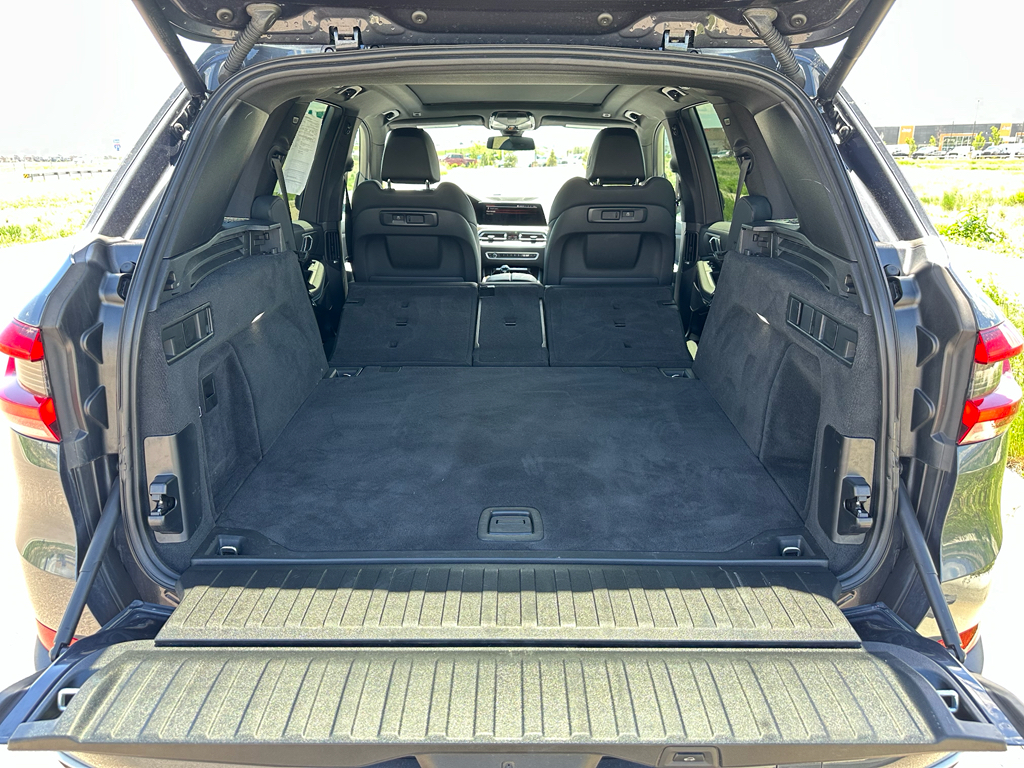 Vehicle image 12 of 32