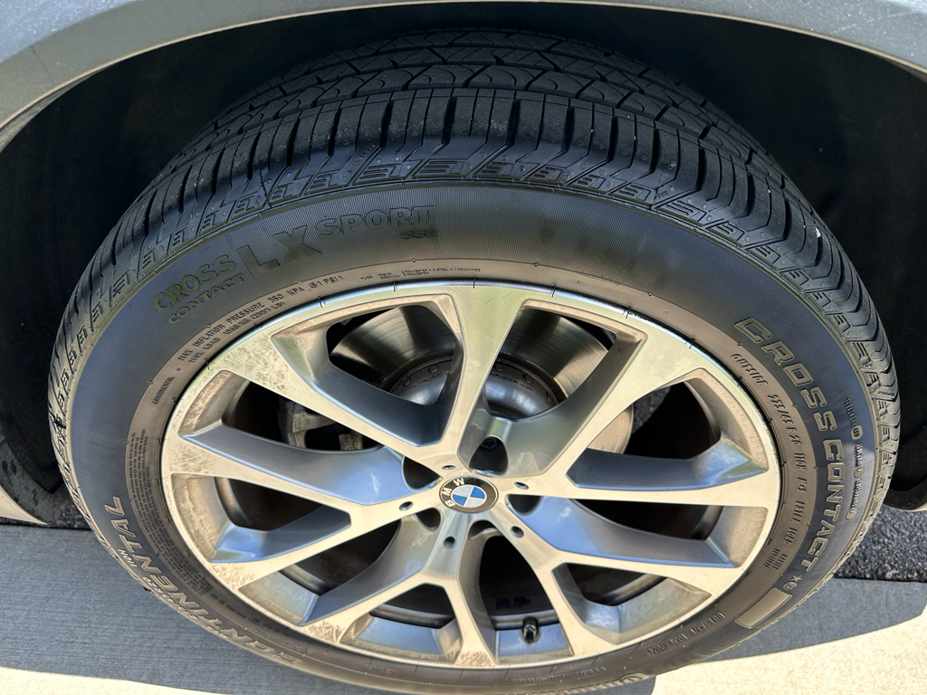 Vehicle image 29 of 32